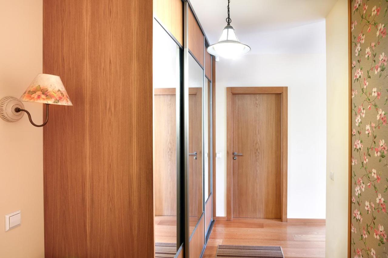 Ona'S Apartment In City Center With Private Parking Kaunas Exterior photo